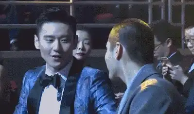 吴亦凡偷瞄宁泽涛找机会与其搭讪亮点是胡歌
