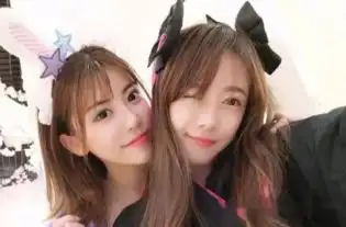 lol知名女解说醉酒撒娇,被同行闺蜜拍下,视频内容令人意外
