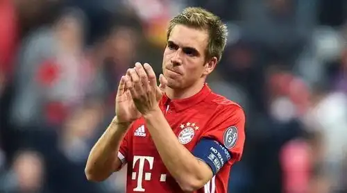 梅西领衔欧洲足球历史上获得最多荣誉的11人阵容,c罗无缘入选